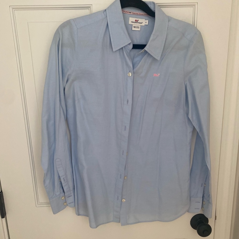 Vineyard Vines button up -light blue